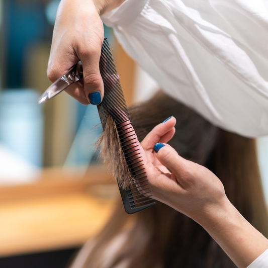 Faut-il couper ses pointes avant l'été ?